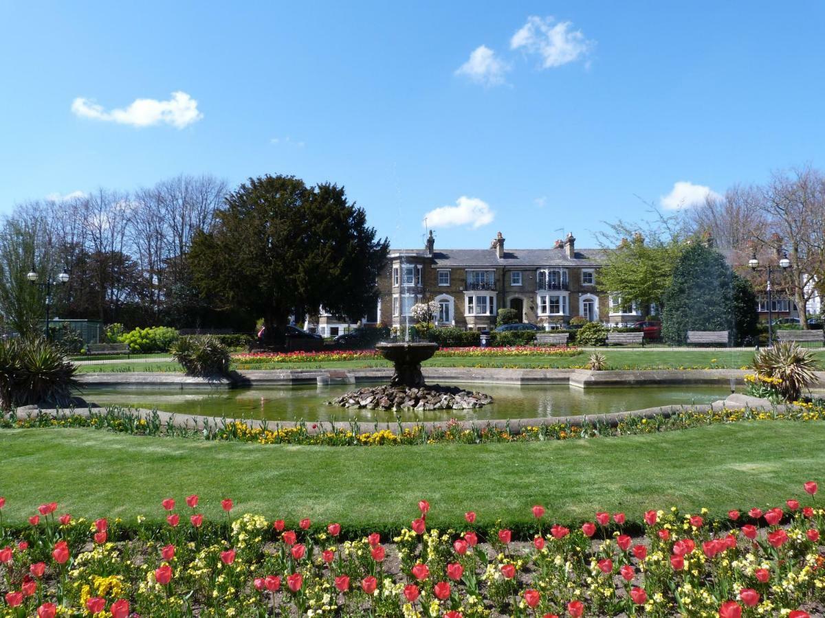 Southend Central Hotel - Close To Beach, City Centre, Train Station & Southend Airport Εξωτερικό φωτογραφία